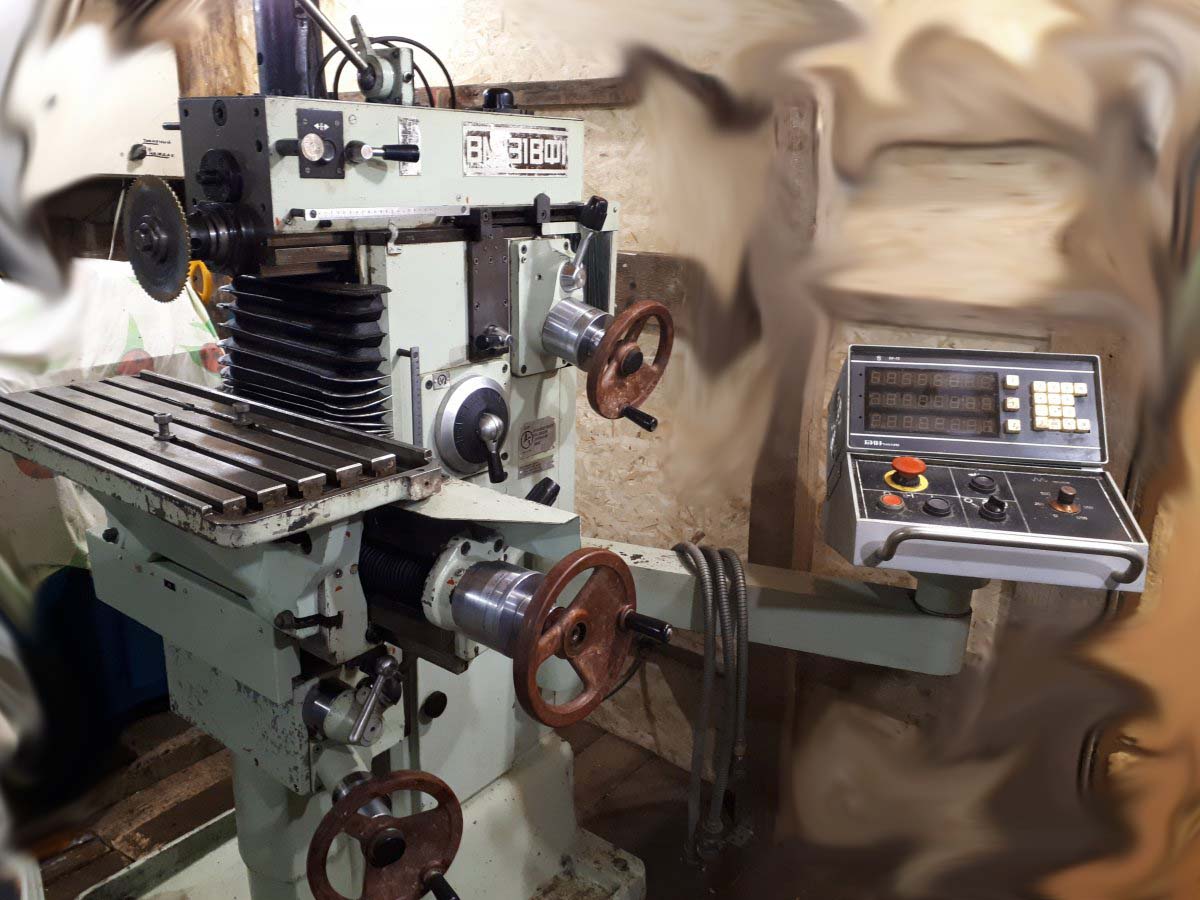 Фото широкоуніверсального фрезерного верстата ВМ-131ВФ1